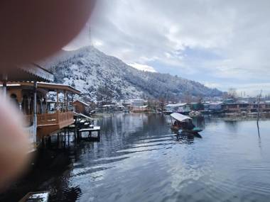 G Palace Group of Houseboats