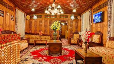 Houseboat New Manila