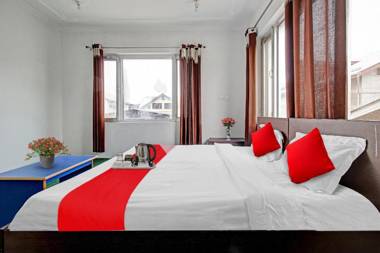 OYO 90974 Hotel Silicon