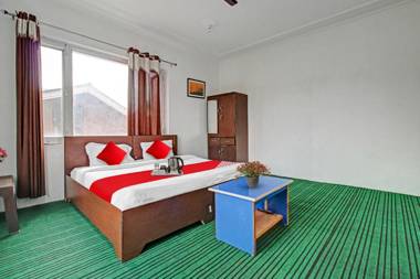 OYO 90974 Hotel Silicon