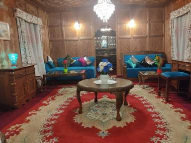 Hunza Group of Houseboats