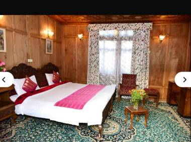 Hunza Group of Houseboats