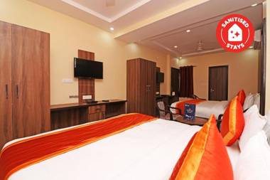 Collection O 13233 Grand Inn