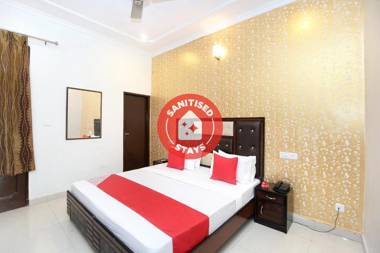 OYO 13102 Hotel Adarsh