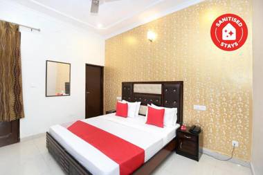 OYO 13102 Hotel Adarsh