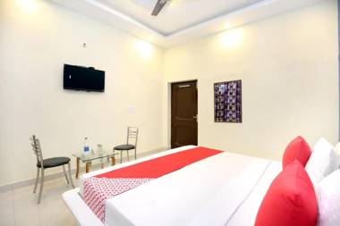 OYO 13102 Hotel Adarsh