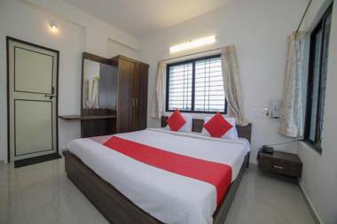 OYO 28026 Seva Service Apartment