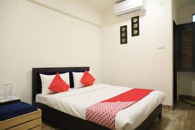 OYO 28069 Hotel Leo Star