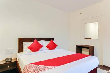 OYO 79904 Flagship Hotel Orient Classic