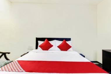 OYO 79904 Flagship Hotel Orient Classic