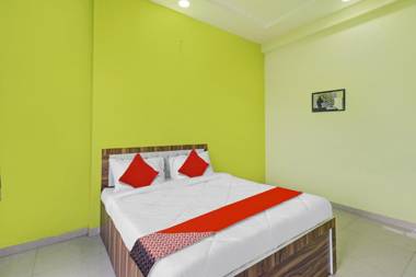 OYO 81959 Gold Service Apartment