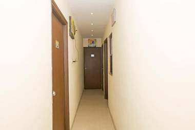 Octave Loharkar Family Hotel