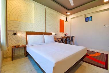 FabHotel Manomay Homes