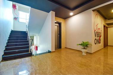 FabHotel Manomay Homes