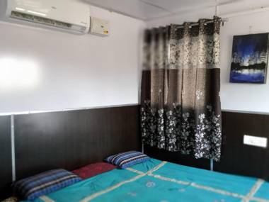 OYO HOME 86186 Anandmala