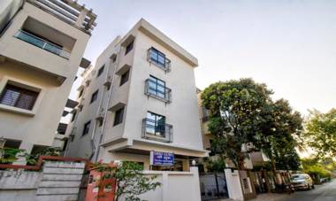 Treebo Trip Shri Guru Service Apartment Chatrapati Square