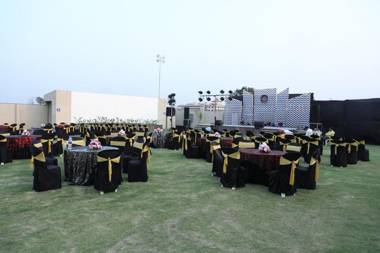 ROYAL CLIFF HOTEL & RESORTS