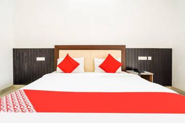 OYO 47011 Paramount Inn