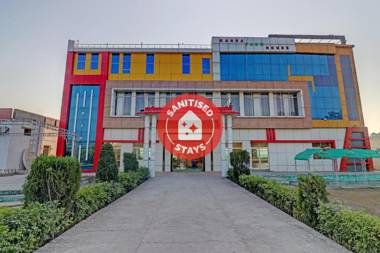 Capital O 78178 Kanha Resort