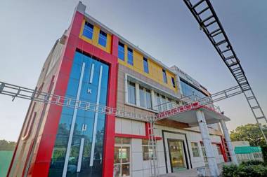 Capital O 78178 Kanha Resort