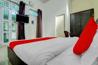 OYO 74957 Hotal Niwari House