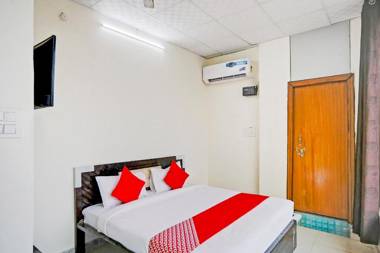 OYO 84010 Hotel Welcome