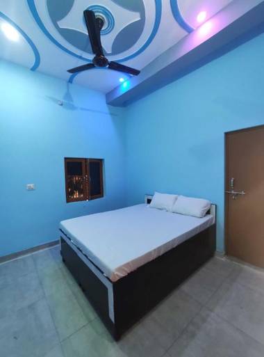 SPOT ON 91525 Pushp Palace