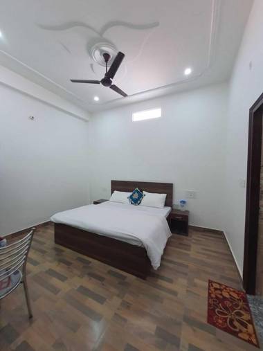 POP 89652 Hotel Grand