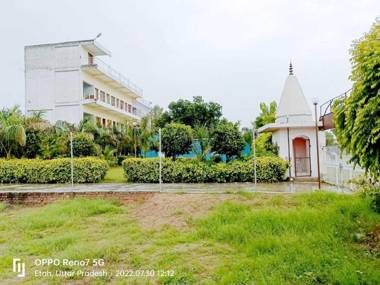 OYO 92383 Minakshi Palace