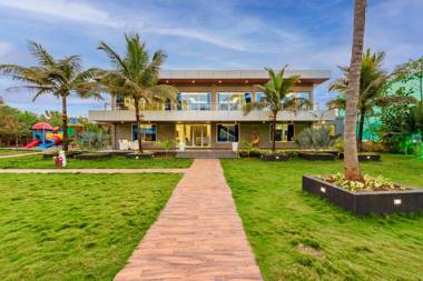 SaffronStays Palm Paradise