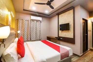 OYO 47057 Padma Manor