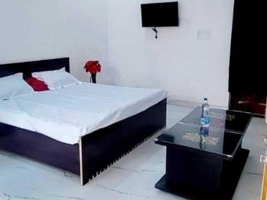 OYO 93602 The Valentine Hotel