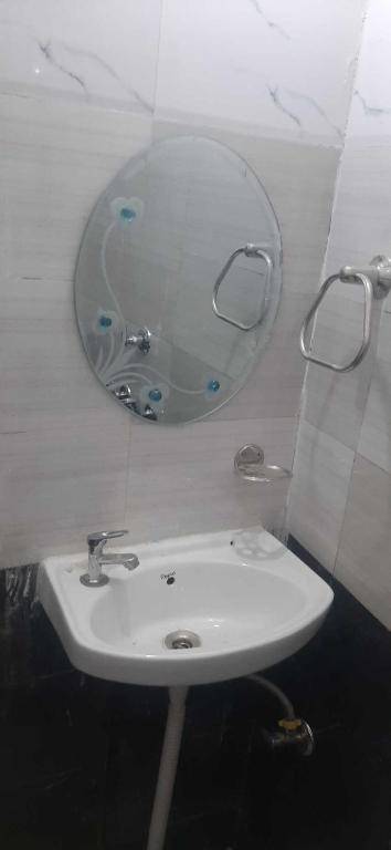 OYO 90776 Radhika Guest House