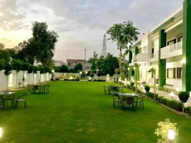 Hotel Whistling Greens