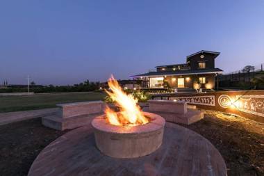 StayVista at Casa Del Verde