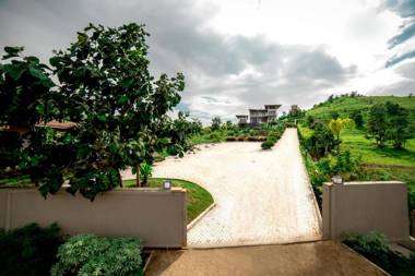 Del Lago Farms by Vista Rooms