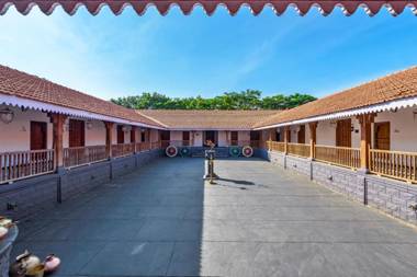 SaffronStays Heritage Waada