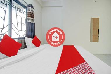 OYO 84728 Royal Palace