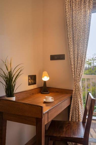 SaffronStays Midori Kolad