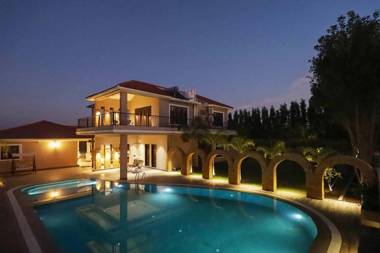 StayVista at Desert Palms