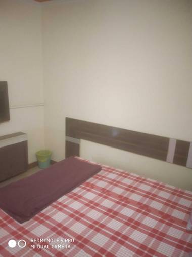 POP 90848 Hotel Bajrang Pailesh