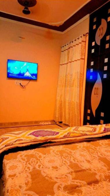 OYO 90892 Crown Food Court cfc