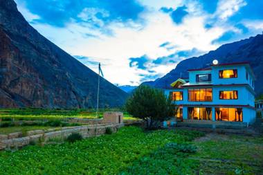 11 Best Hotels in Tabo, Tabo