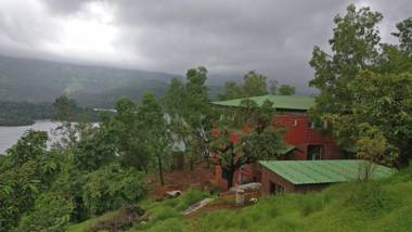 NANDANVAN TENT & RESORT TAPOLA