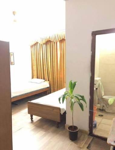 Online room booking for guest