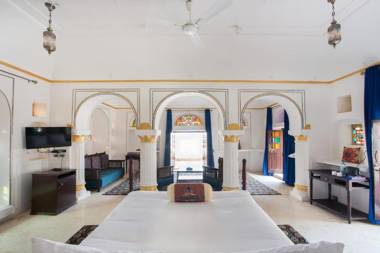 Bara Bungalow Kalwar Jaipur - A Rosakue Collection