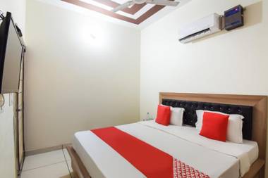 OYO 46921 Hotel Amigo