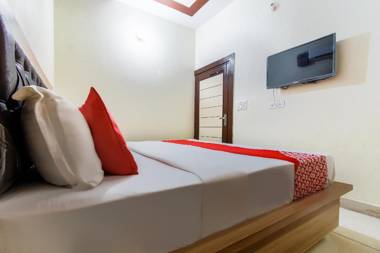 OYO 46921 Hotel Amigo