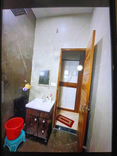 OYO 83493 Hotel Royal King