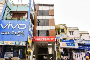 Capital O 49041 Hotel Shri Balaji Residency